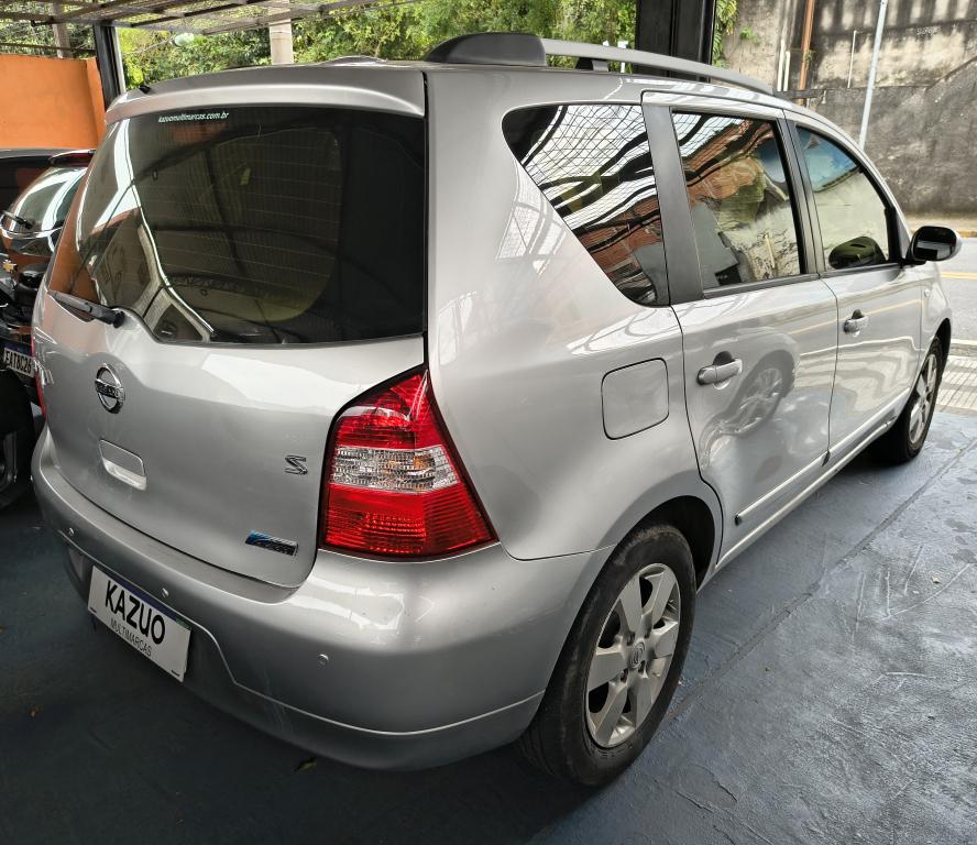 NISSAN Livina - Foto