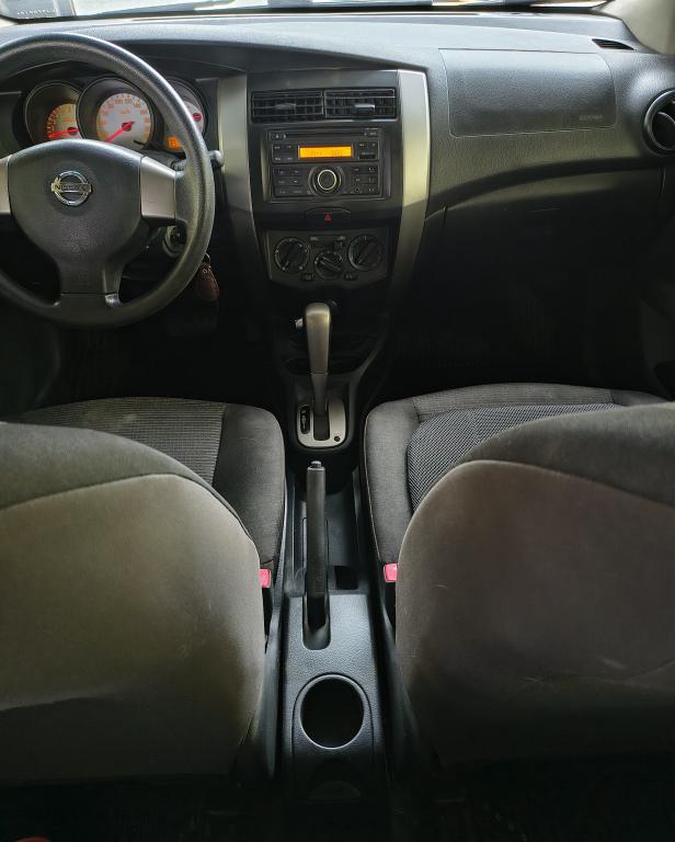 NISSAN Livina - Foto