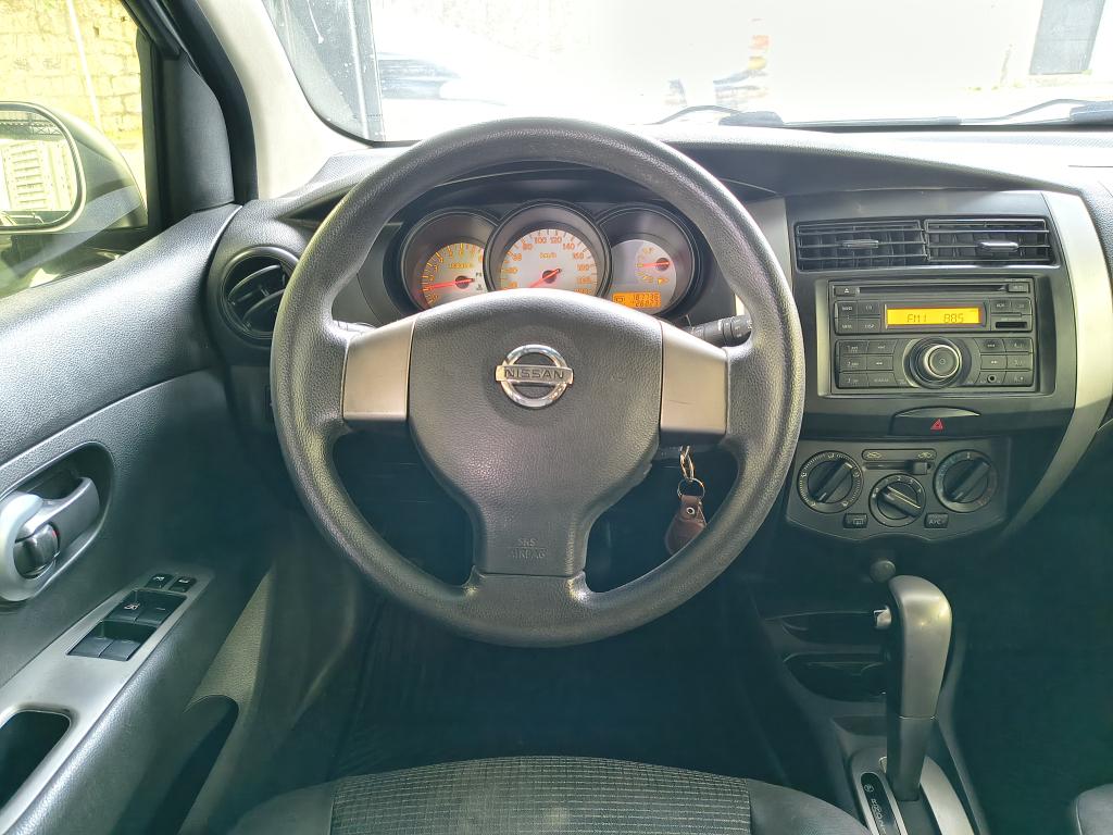 NISSAN Livina - Foto
