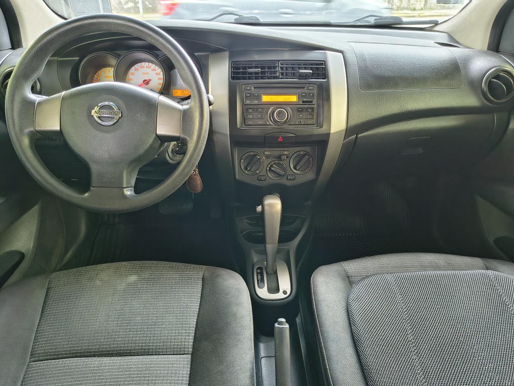 NISSAN Livina - Foto