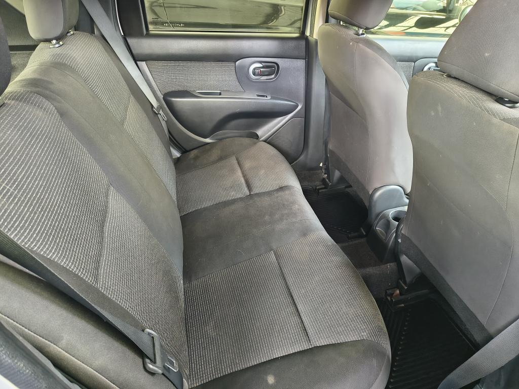 NISSAN Livina - Foto