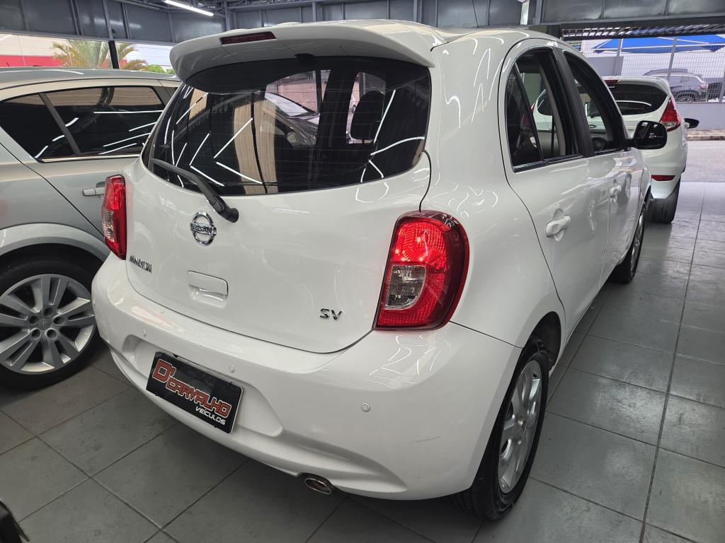 NISSAN March - Foto