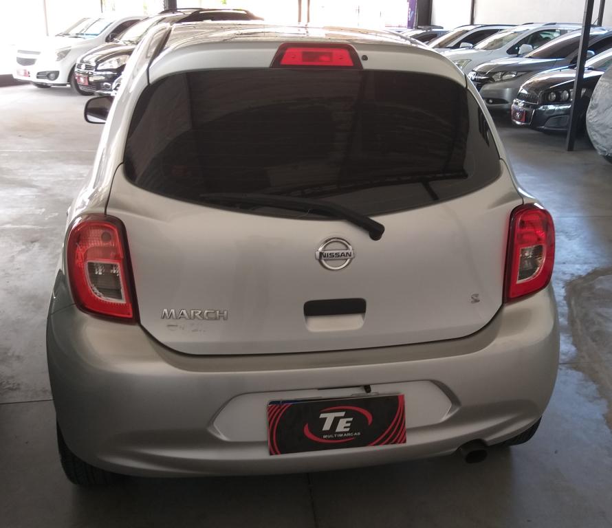 NISSAN March - Foto