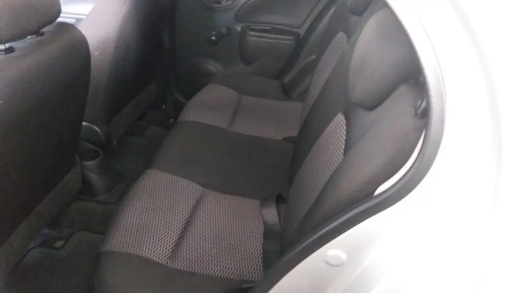 NISSAN March - Foto