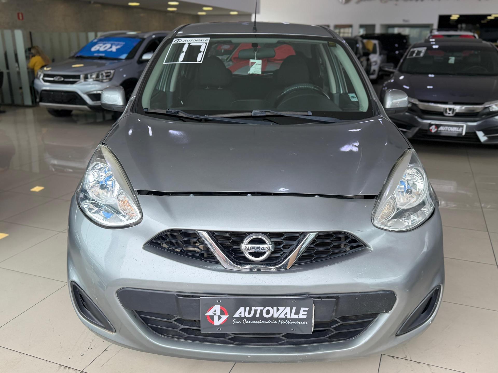 NISSAN March - Foto