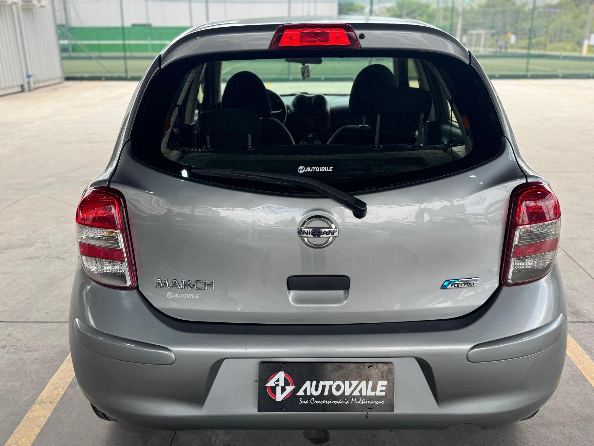 NISSAN March - Foto