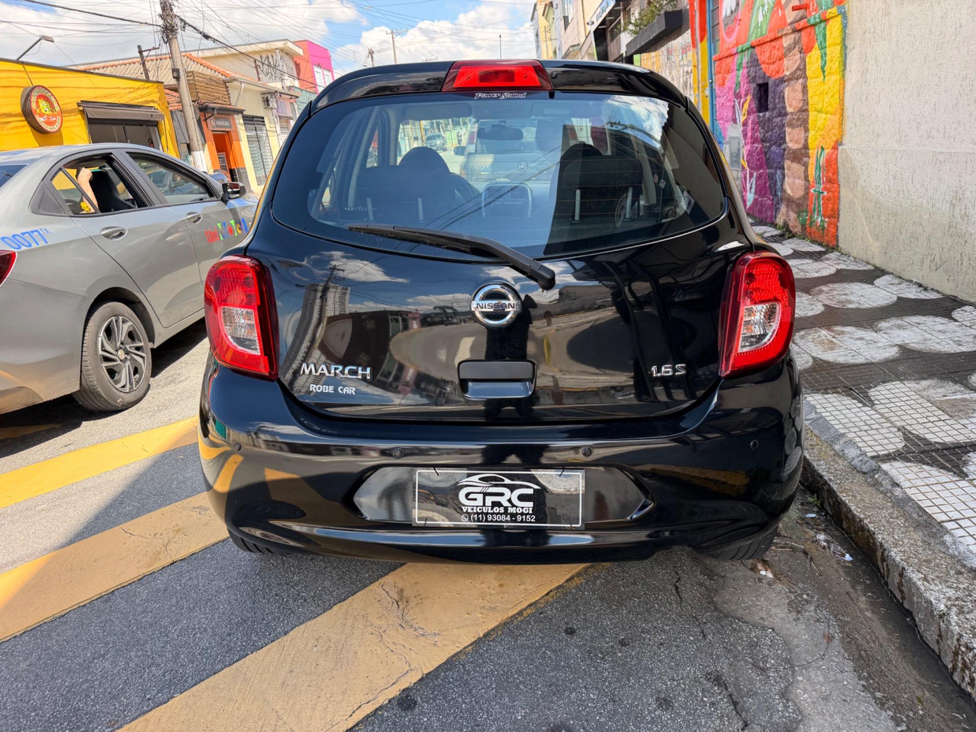 NISSAN March - Foto
