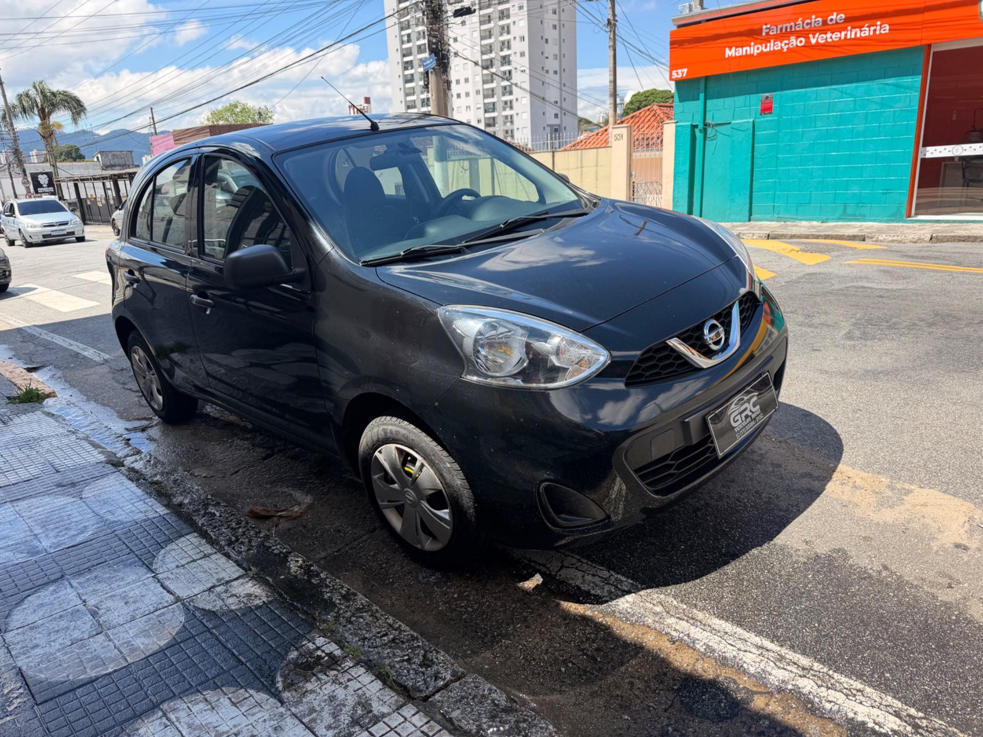 NISSAN March - Foto