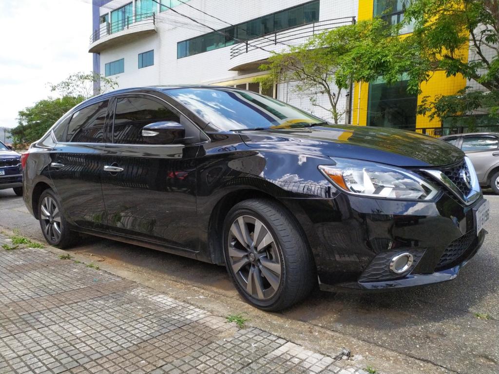 NISSAN Sentra - Miniatura