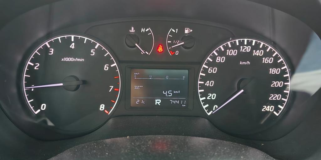 NISSAN Sentra - Foto