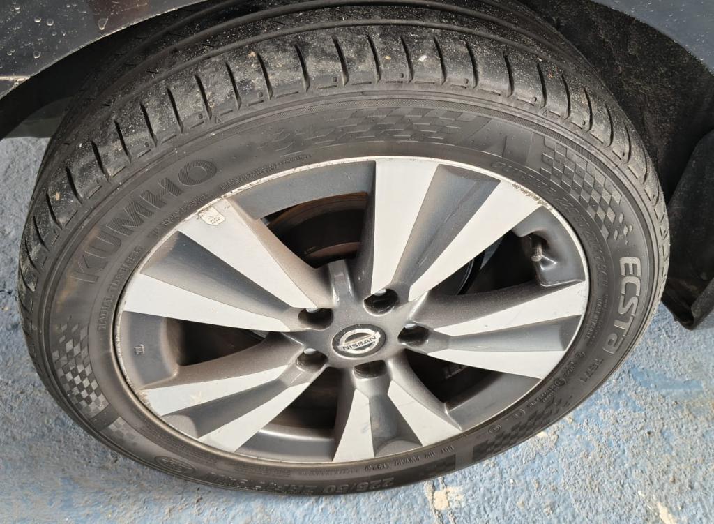 NISSAN Sentra - Foto