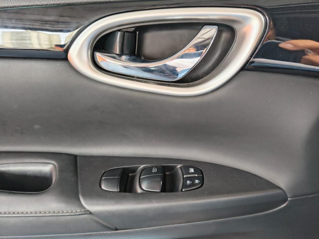 NISSAN Sentra - Foto