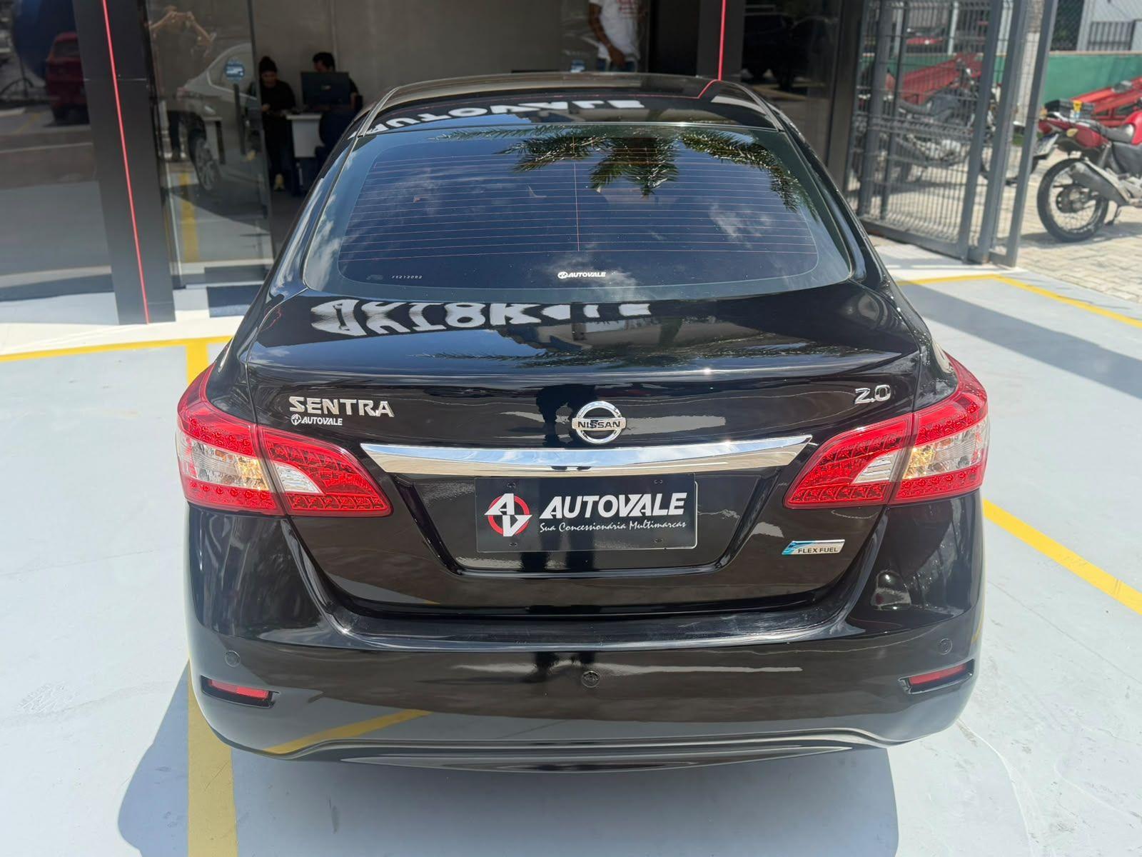 NISSAN Sentra - Foto
