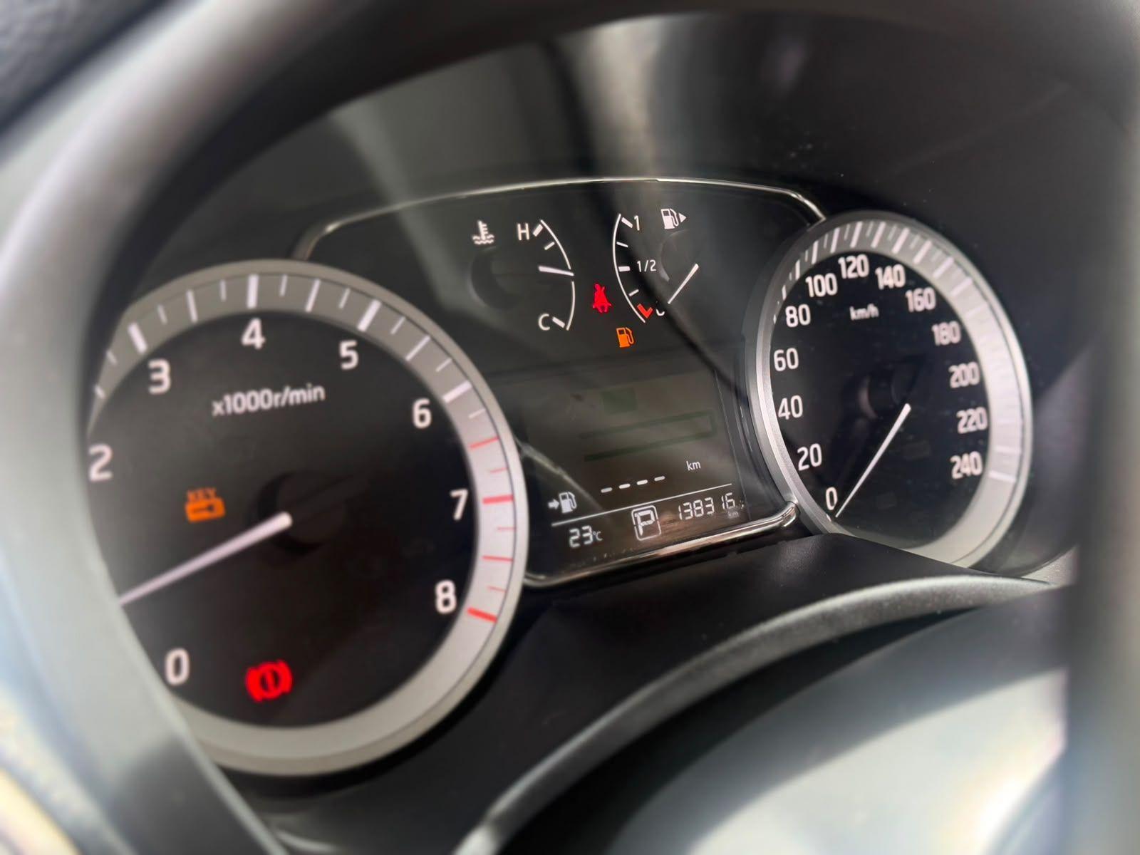NISSAN Sentra - Foto
