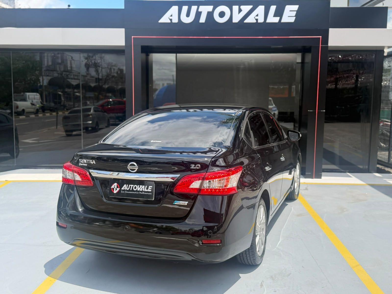 NISSAN Sentra - Foto