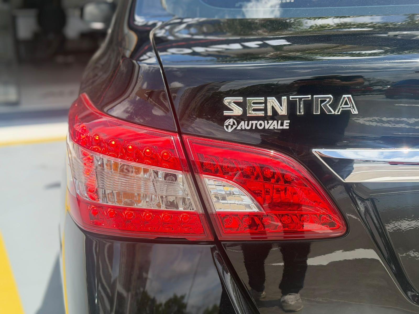 NISSAN Sentra - Foto