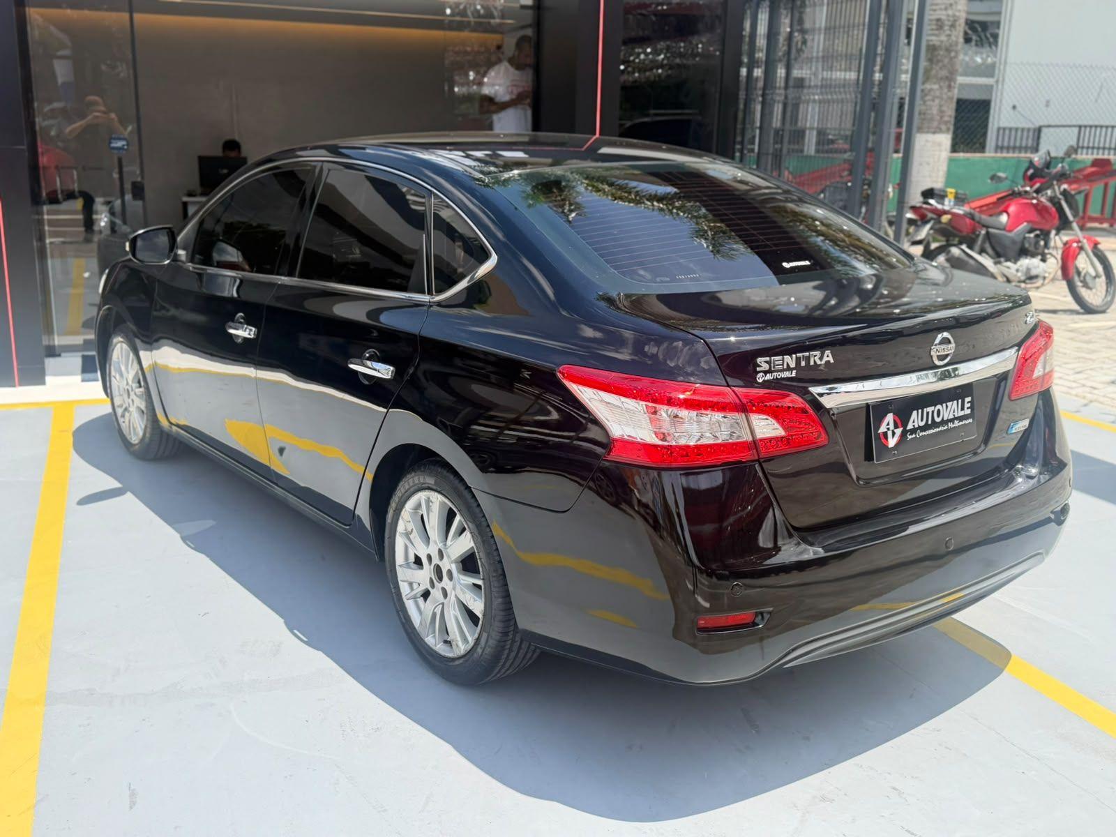 NISSAN Sentra - Foto