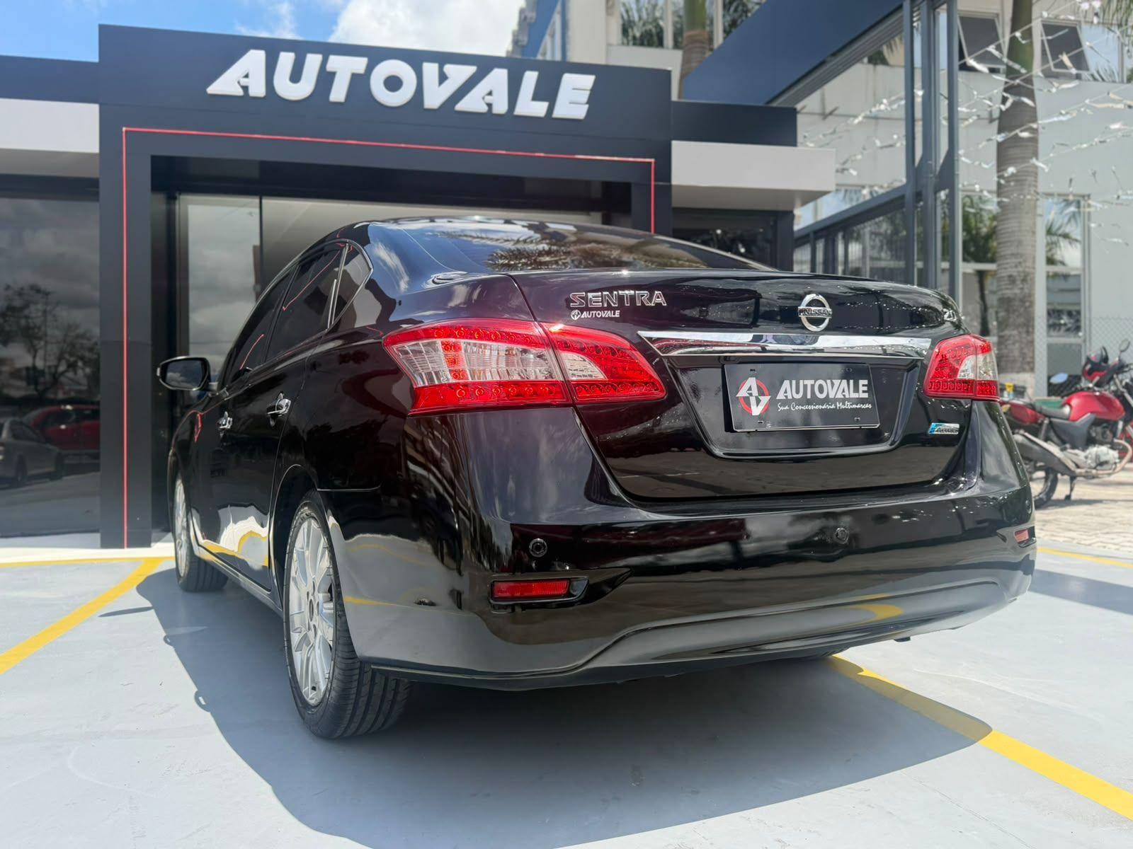 NISSAN Sentra - Foto