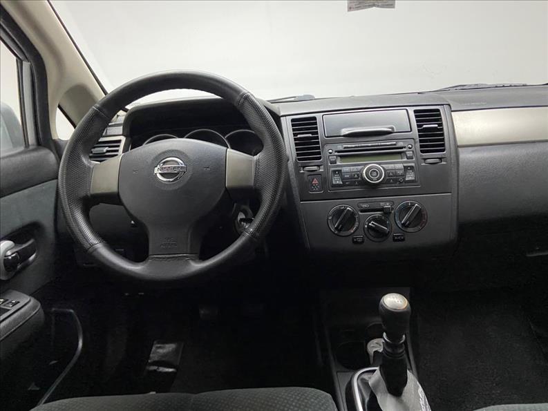 NISSAN Tiida Hatch - Foto