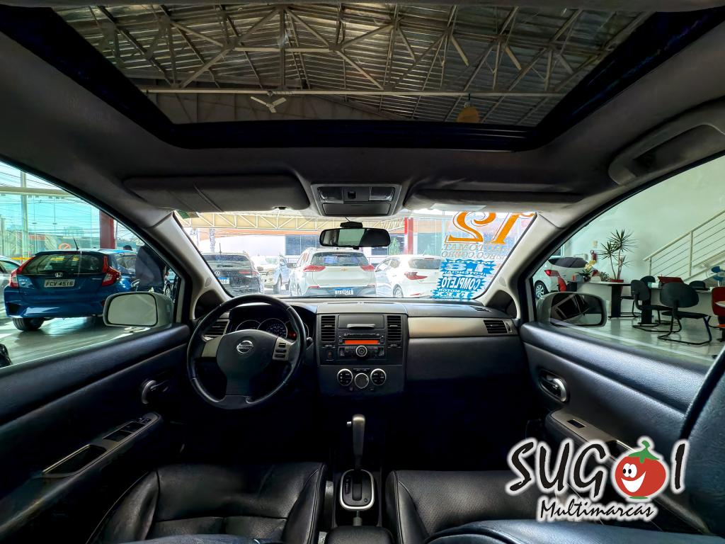 NISSAN Tiida Hatch - Foto