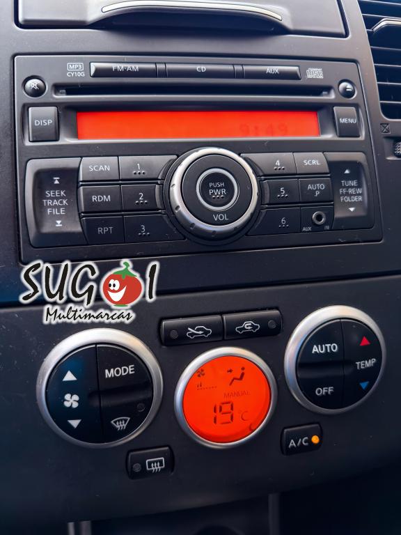 NISSAN Tiida Hatch - Foto