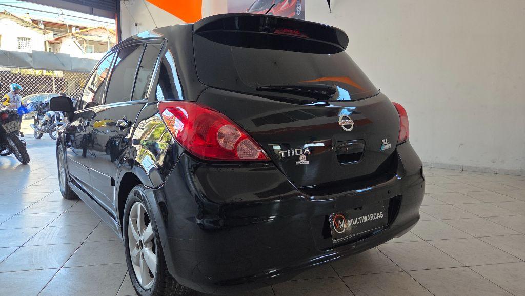 NISSAN Tiida Hatch - Foto