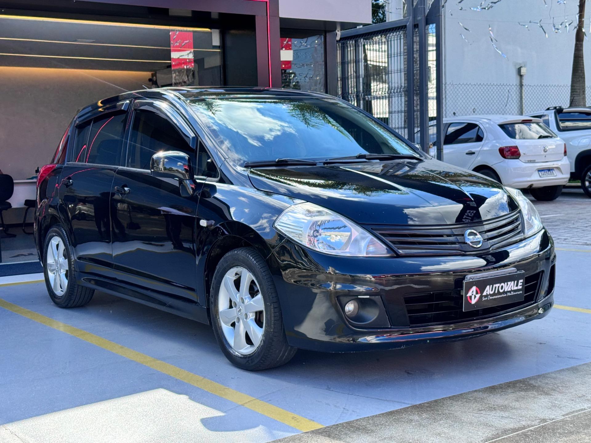 NISSAN Tiida Hatch
