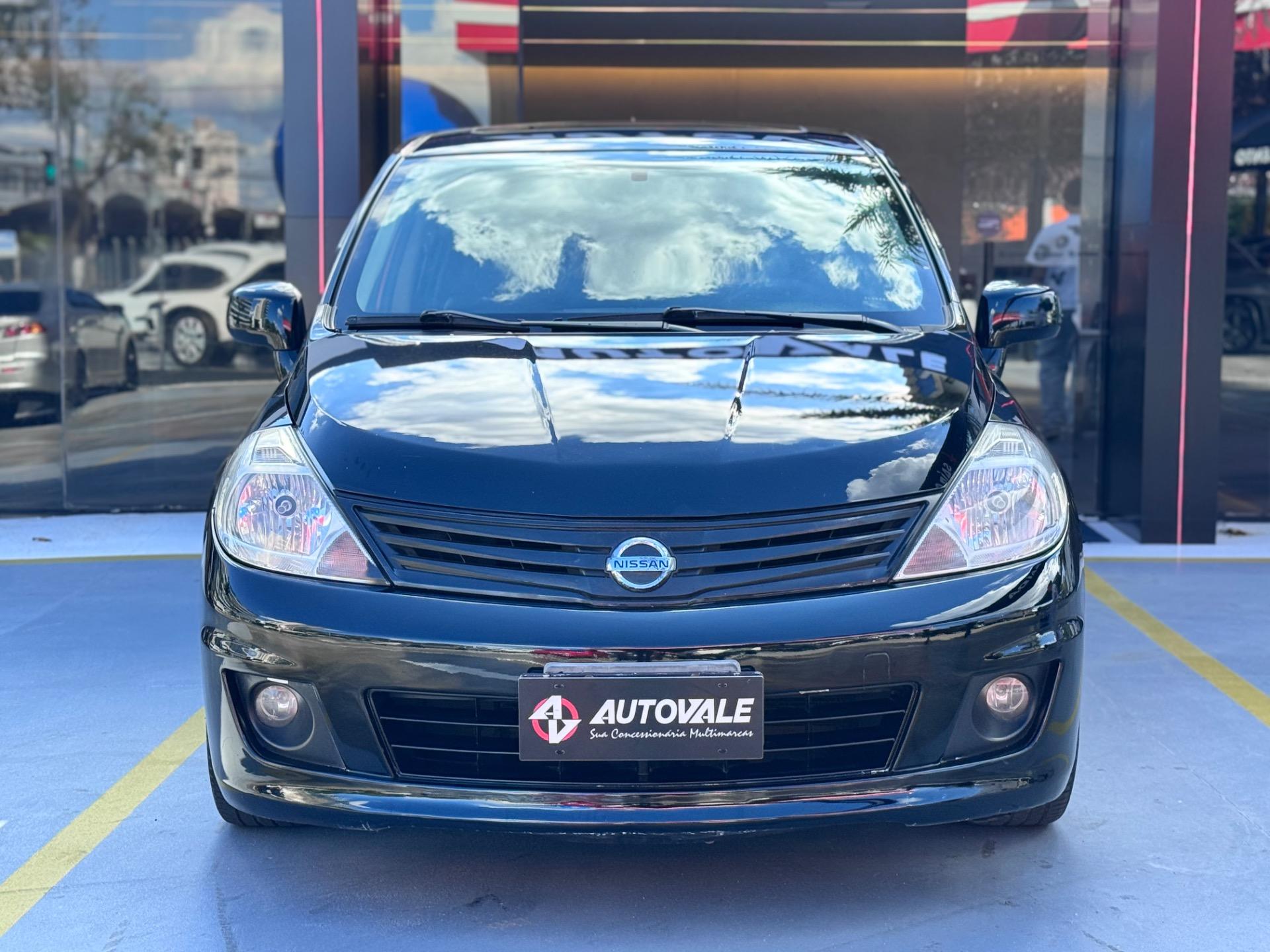 NISSAN Tiida Hatch - Foto