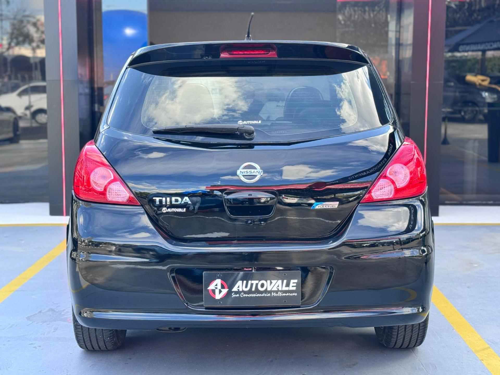 NISSAN Tiida Hatch - Foto
