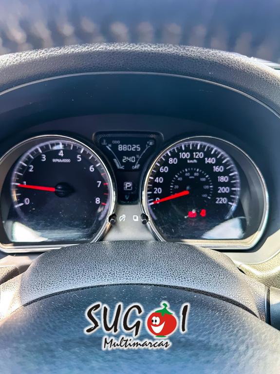 NISSAN Versa Sedan - Foto