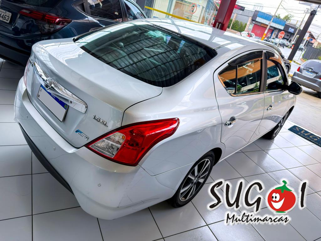 NISSAN Versa Sedan - Foto