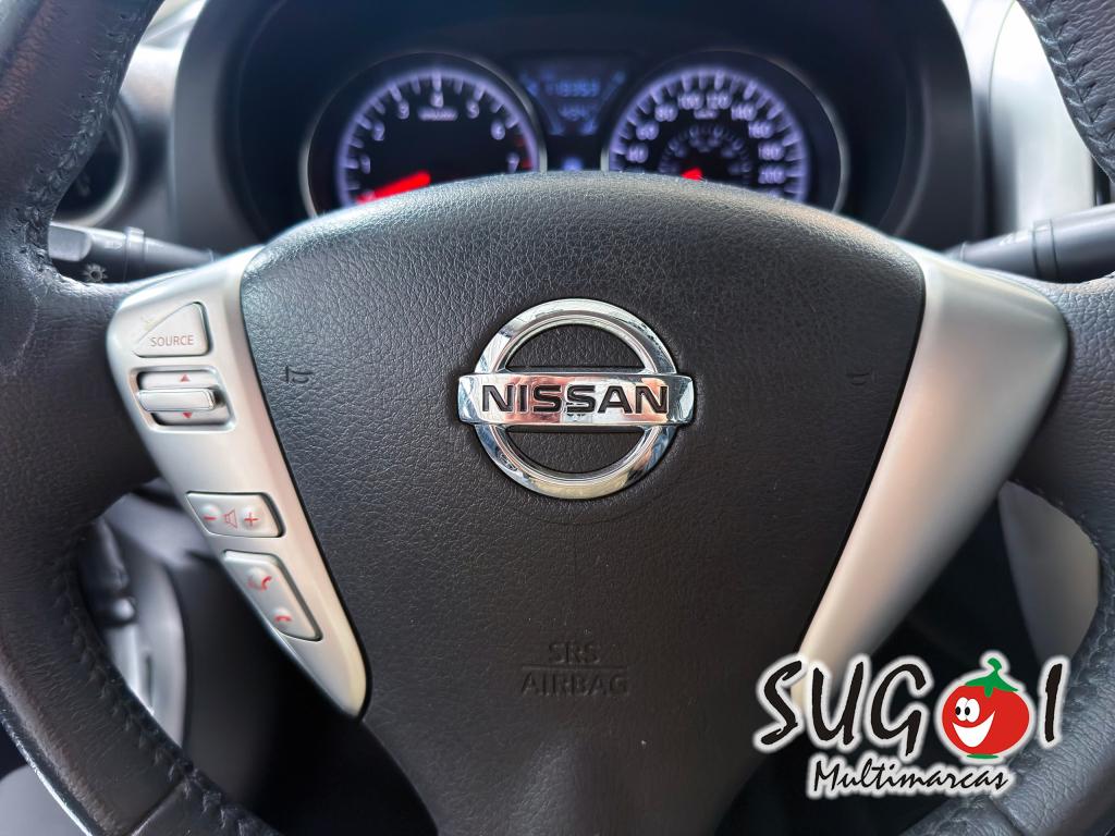 NISSAN Versa Sedan - Foto