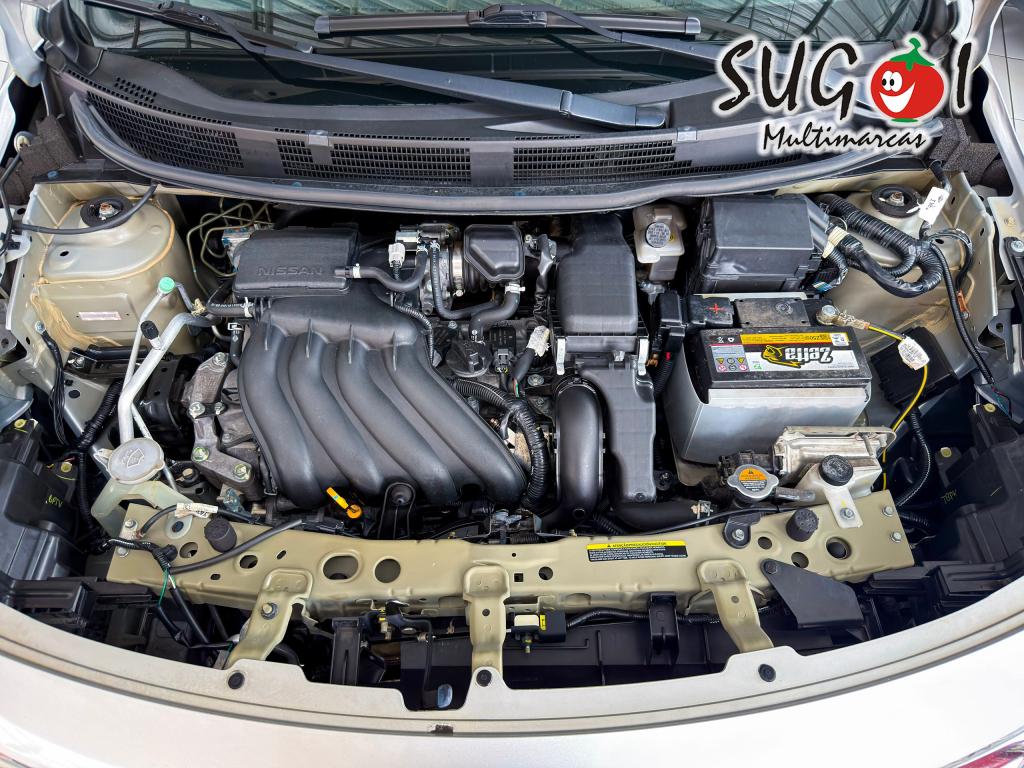 NISSAN Versa Sedan - Foto