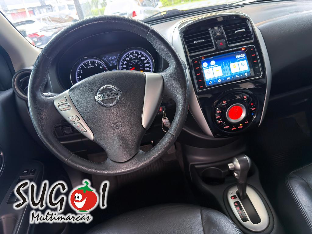 NISSAN Versa Sedan - Foto