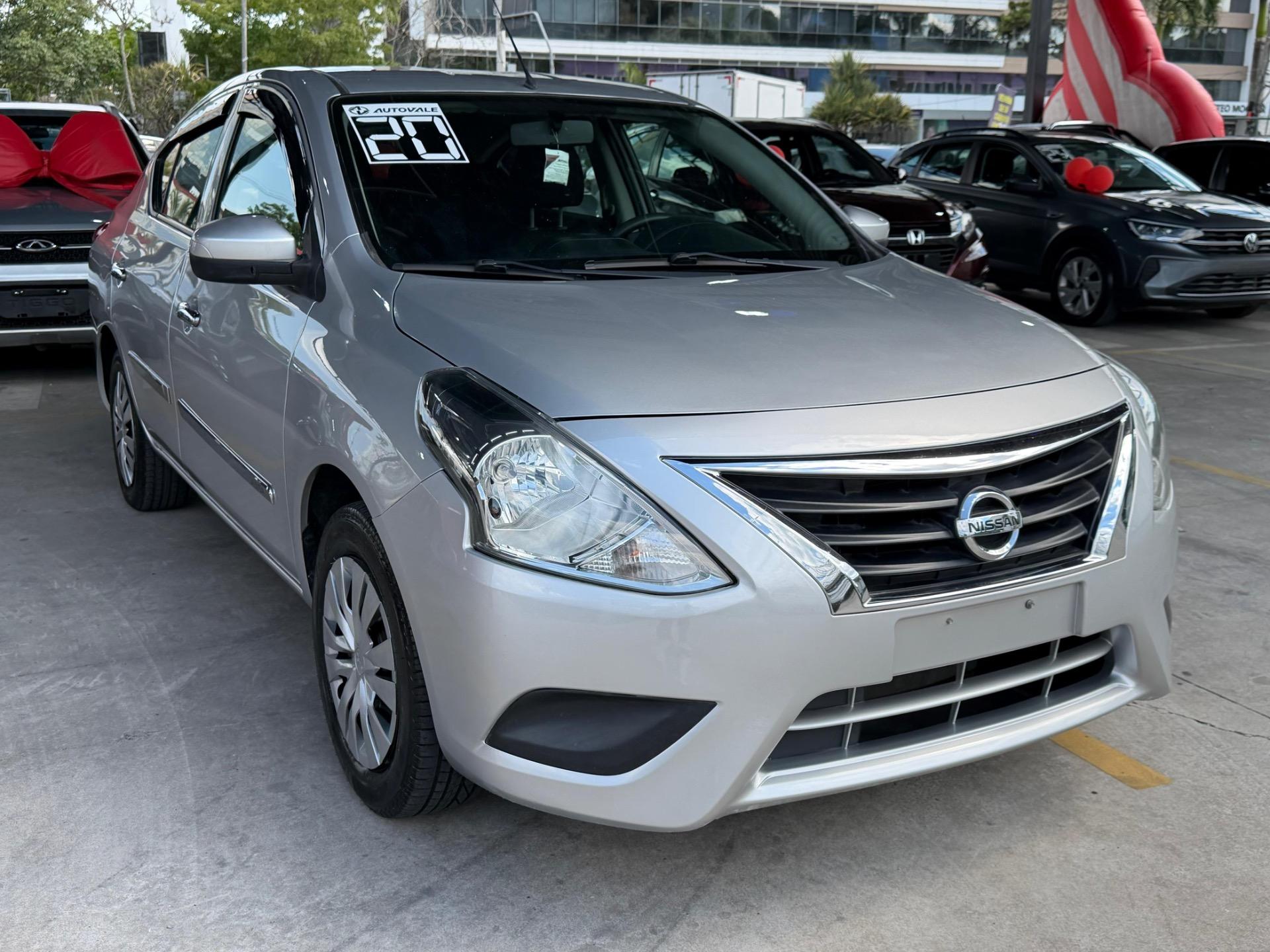 NISSAN Versa Sedan
