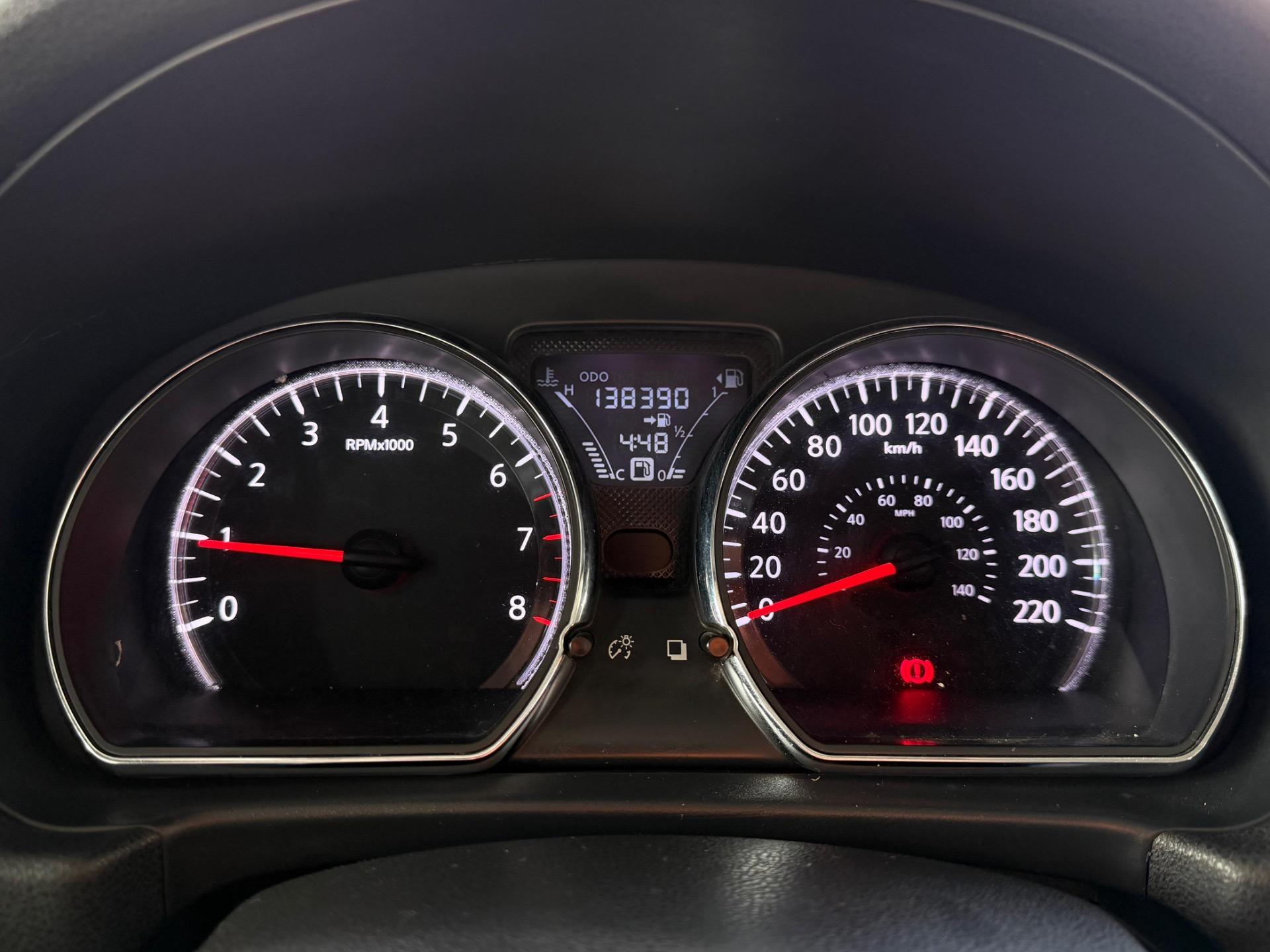 NISSAN Versa Sedan - Foto