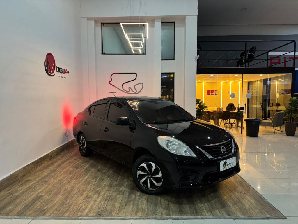 NISSAN Versa Sedan