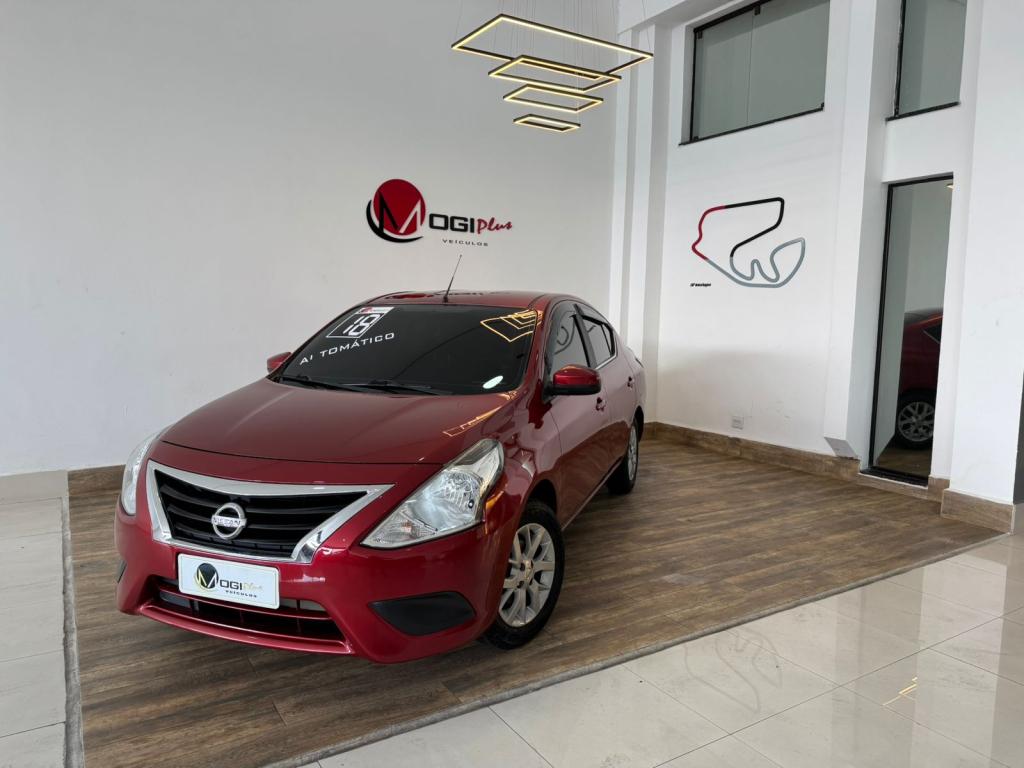 NISSAN Versa Sedan - Foto