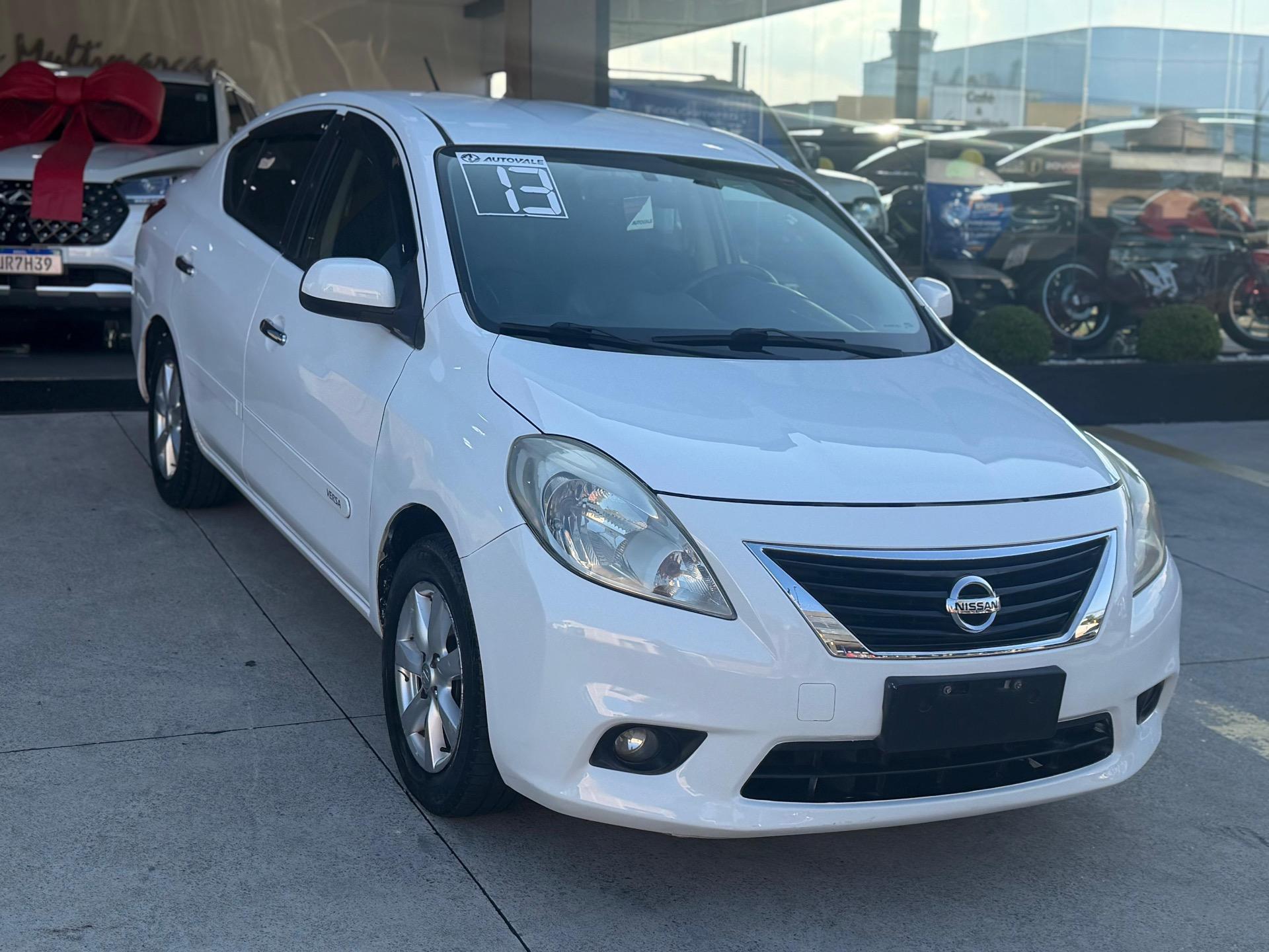 NISSAN Versa Sedan