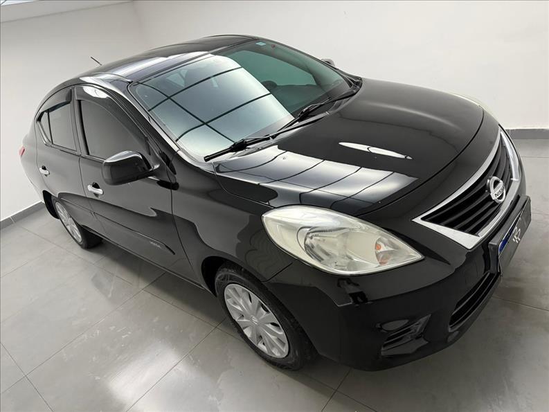 NISSAN Versa Sedan