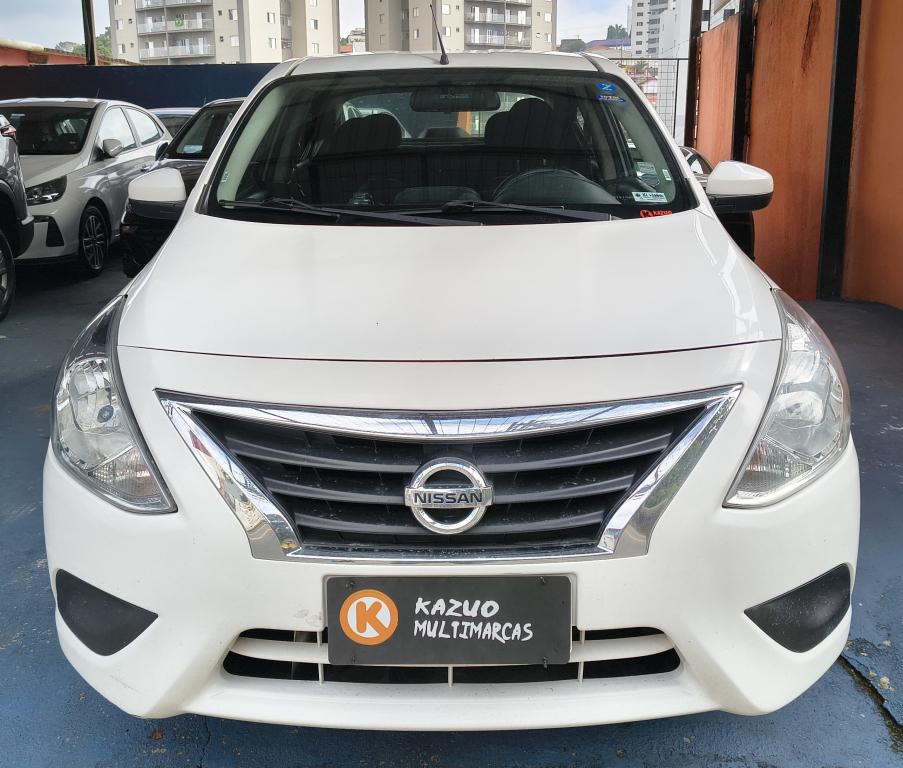 NISSAN Versa Sedan - Foto