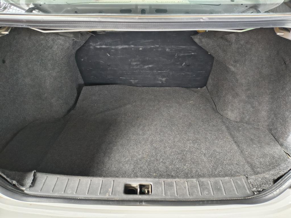 NISSAN Versa Sedan - Foto