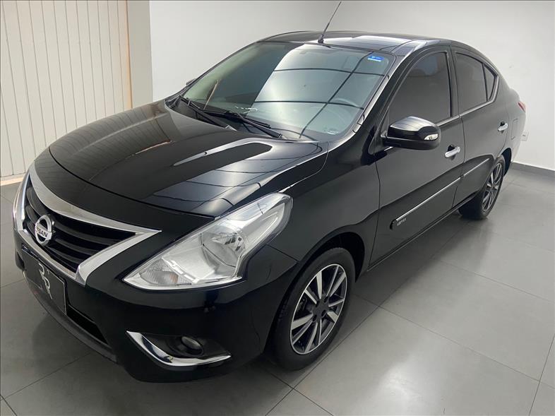 NISSAN Versa Sedan - Foto
