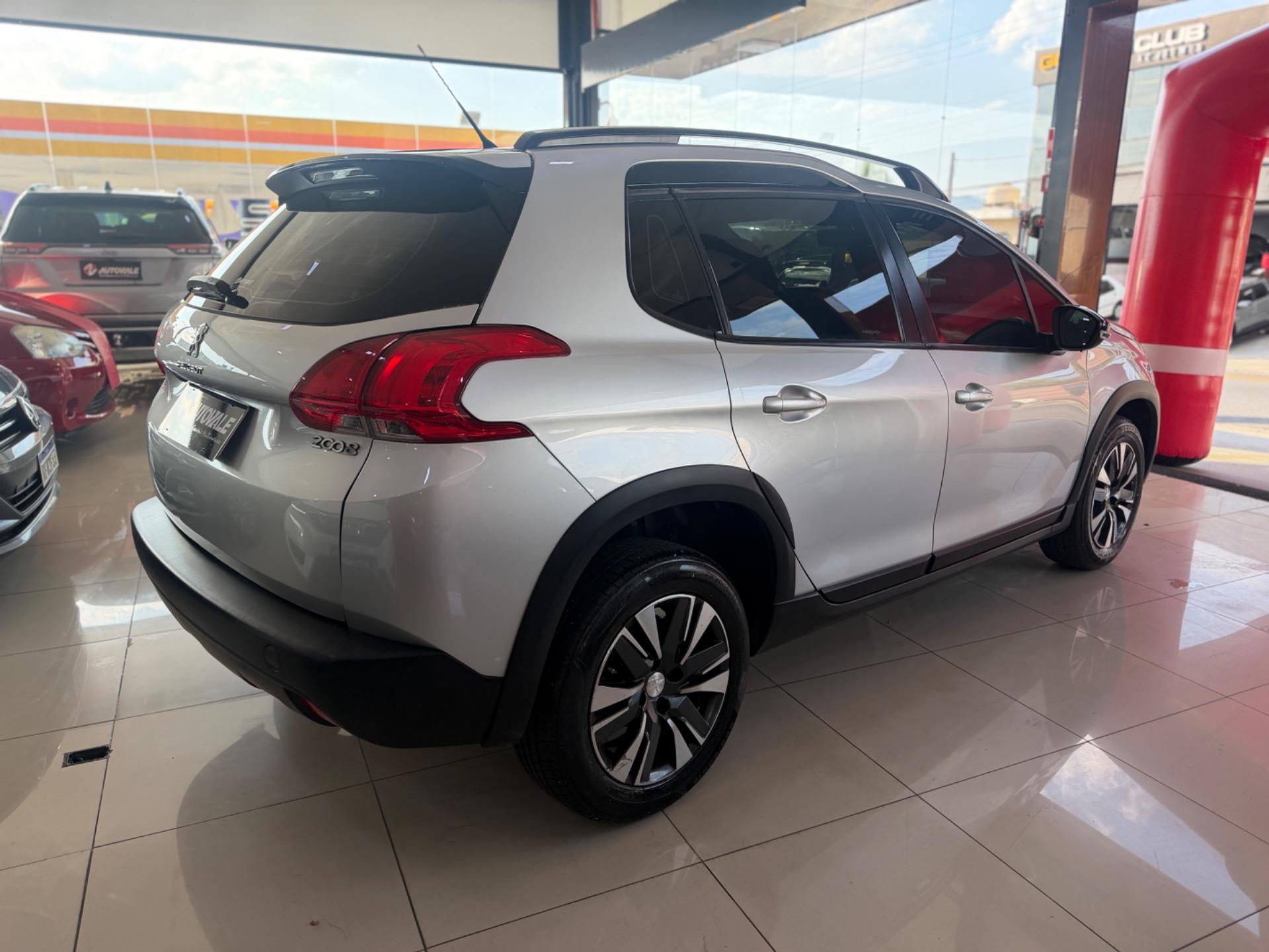 PEUGEOT 2008 - Foto