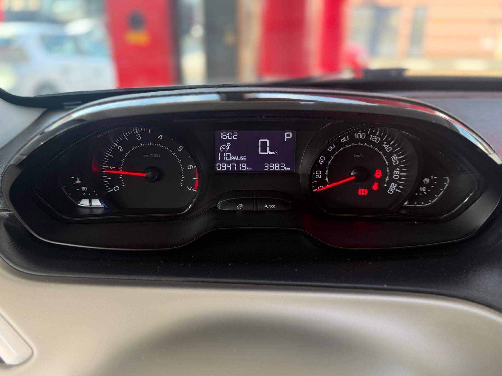 PEUGEOT 2008 - Foto