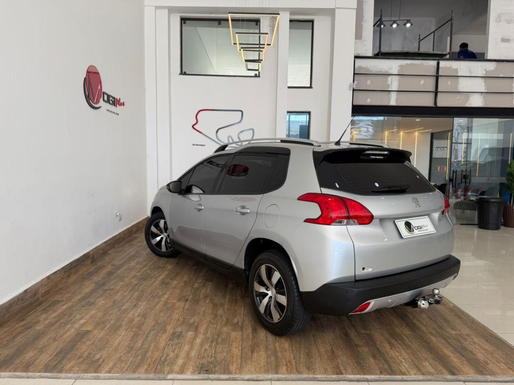 PEUGEOT 2008 - Foto