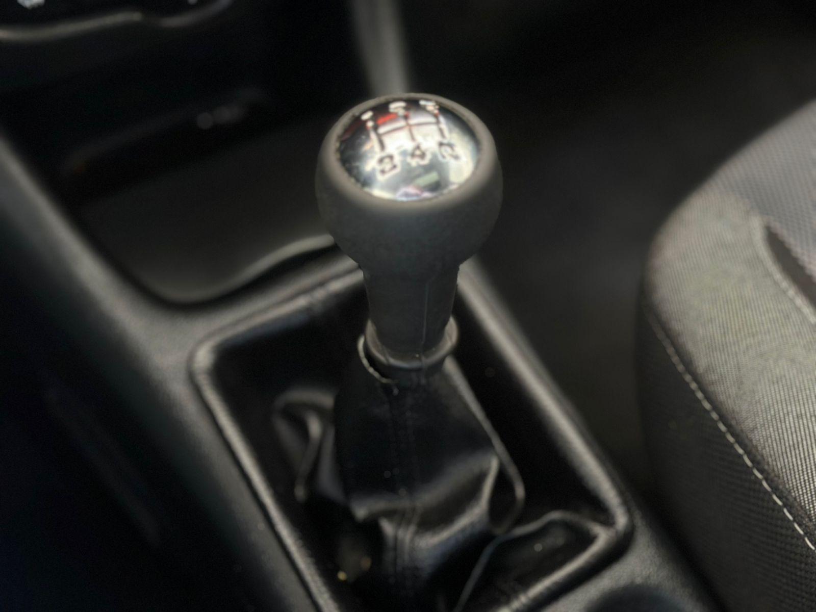PEUGEOT 207 Hatch - Foto