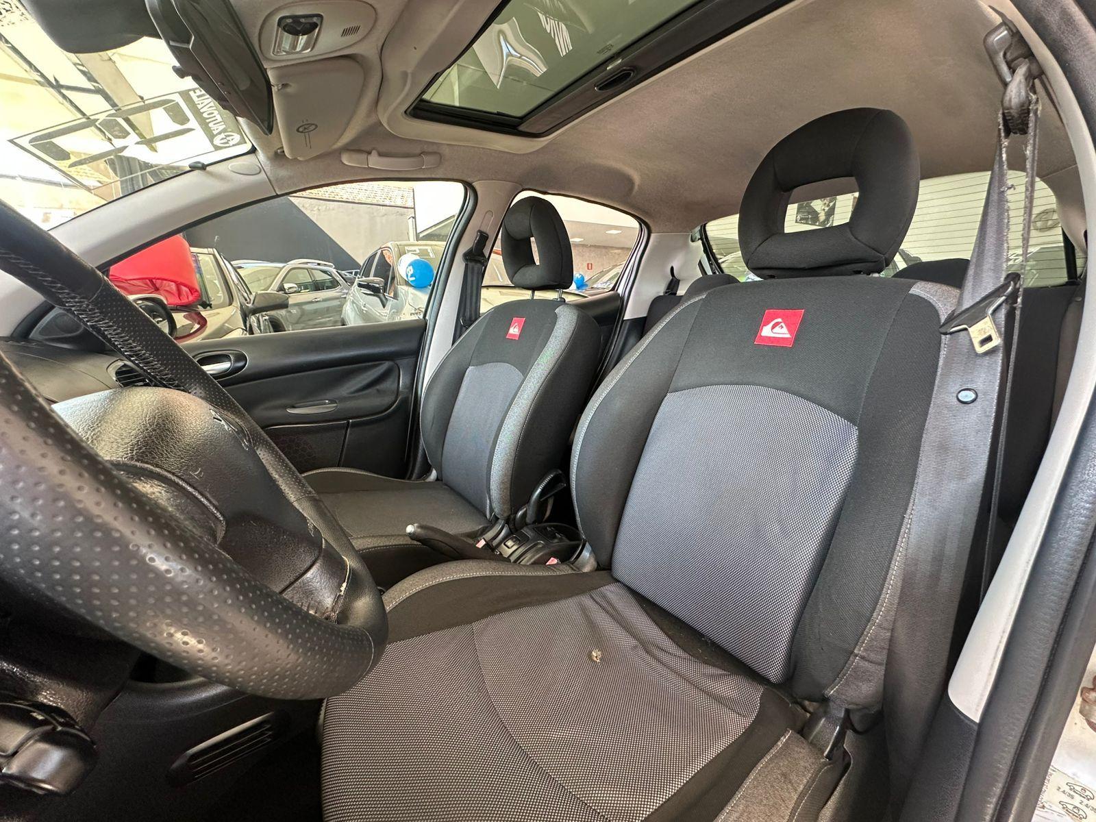 PEUGEOT 207 Hatch - Foto