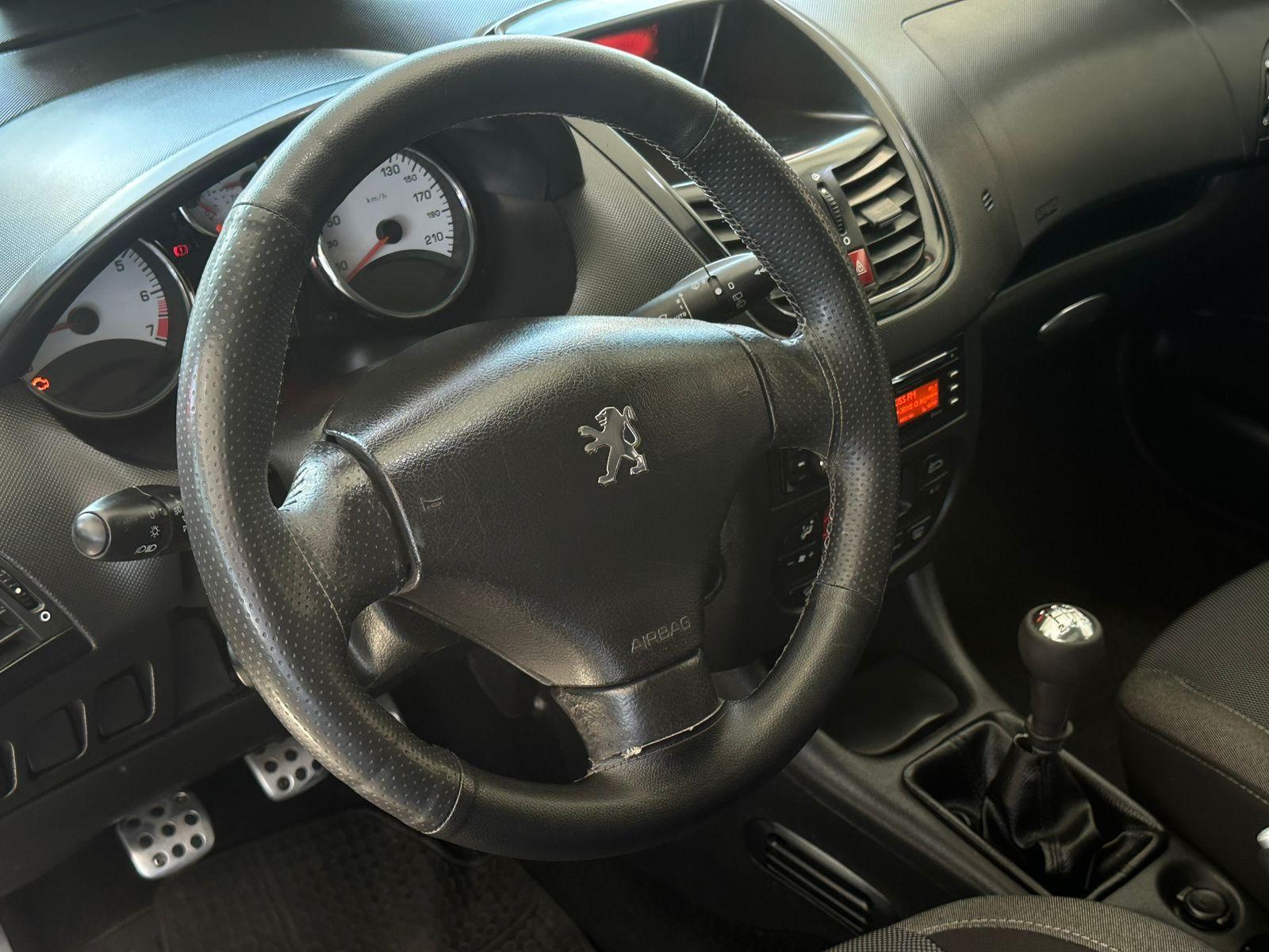PEUGEOT 207 Hatch - Foto