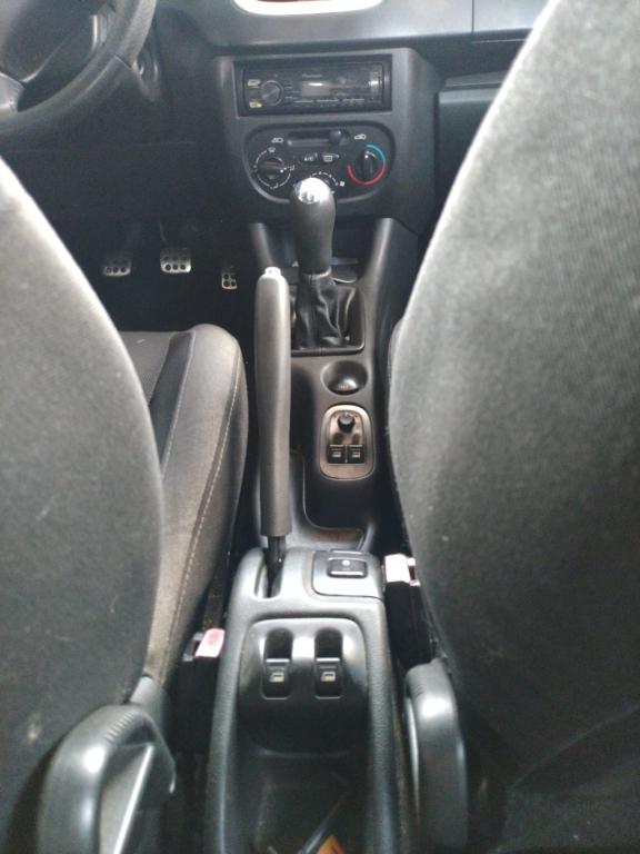 PEUGEOT 207 Hatch - Foto